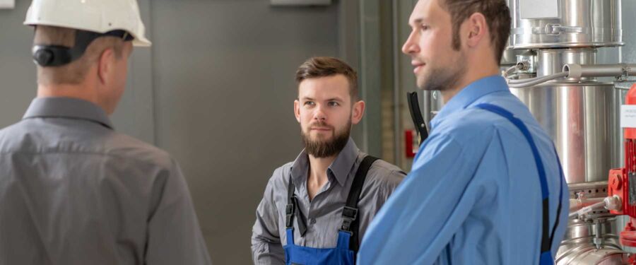 Zusätzlich zur Planung, Konstruktion und Inbetriebnahme von Abluftreinigungsanlagen bietet das Team der NEUTRALOX Instandhaltungs- und Serviceleistungen.